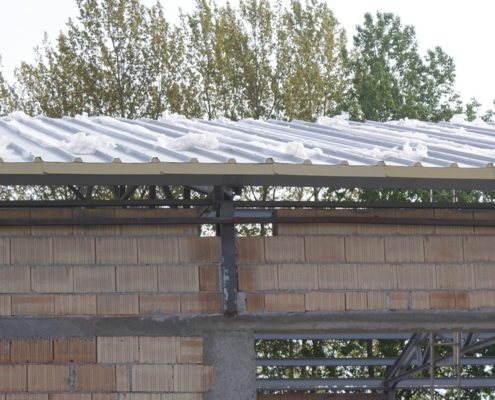 Dach z płyty warstwowej